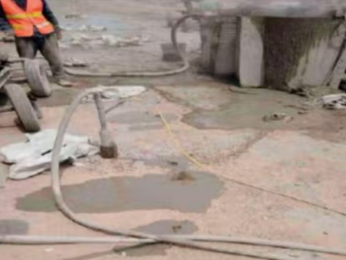 睢阳水泥混凝土路面板底注浆技术 路面脱空注浆整治方案